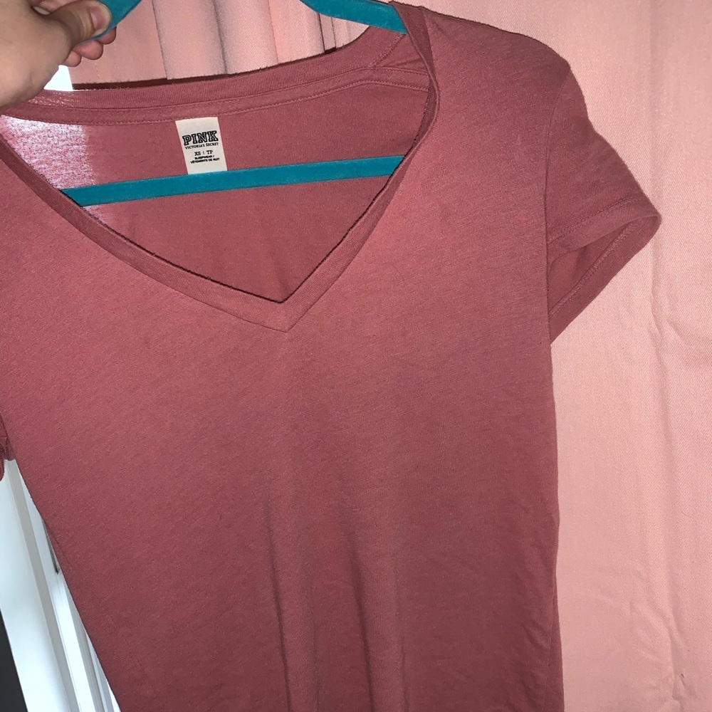 Pink VS t-shirt